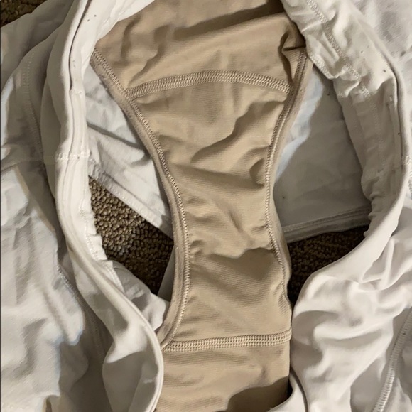 size 10 lululemon speed ups 2.5 inch length - Picture 4 of 4